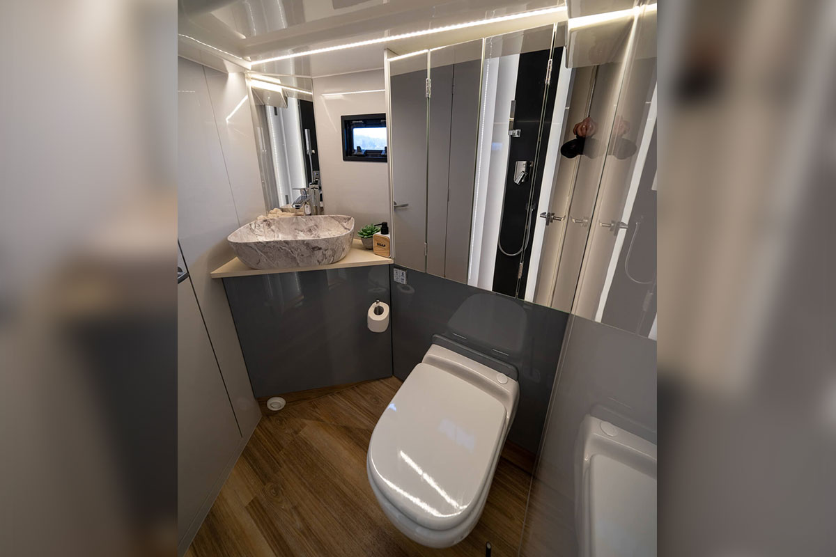 Spacious bathroom cabins with various configuration options
