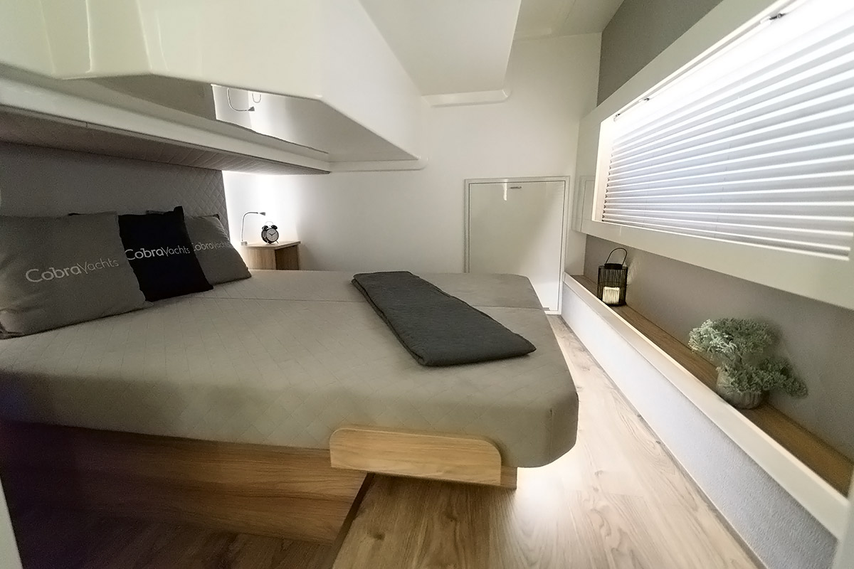 Free standing beds in premium version boat
